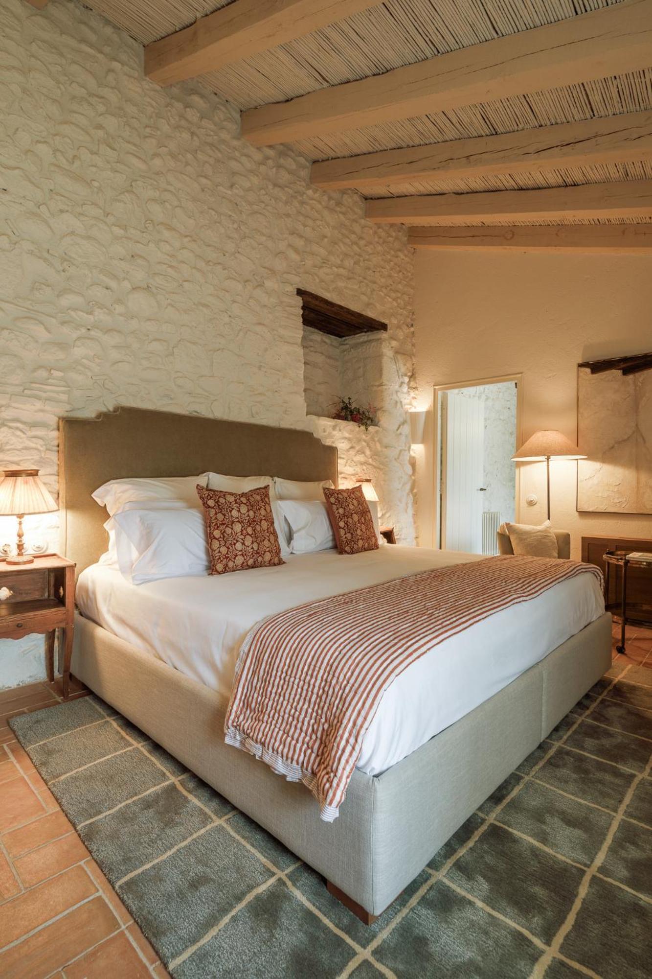 Hotel Castell De Vallgornera Peralada Bagian luar foto