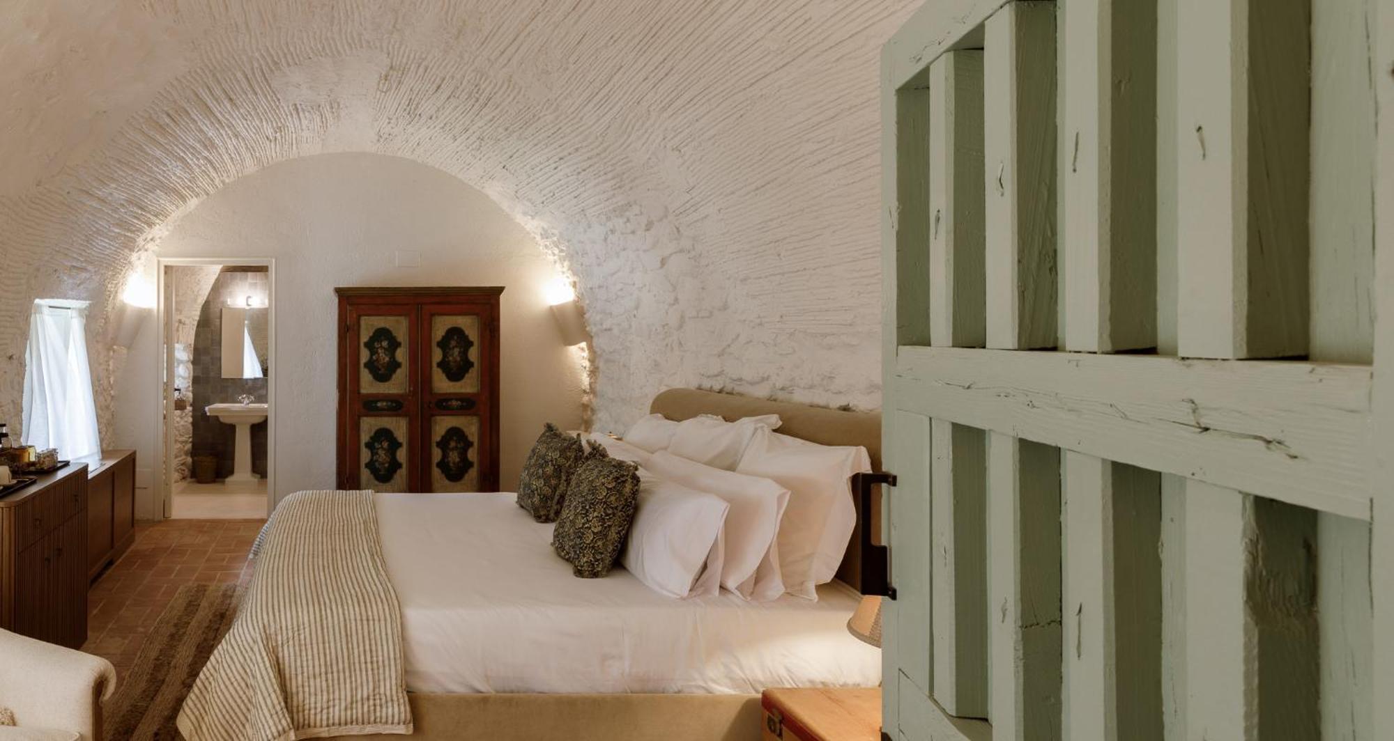 Hotel Castell De Vallgornera Peralada Bagian luar foto
