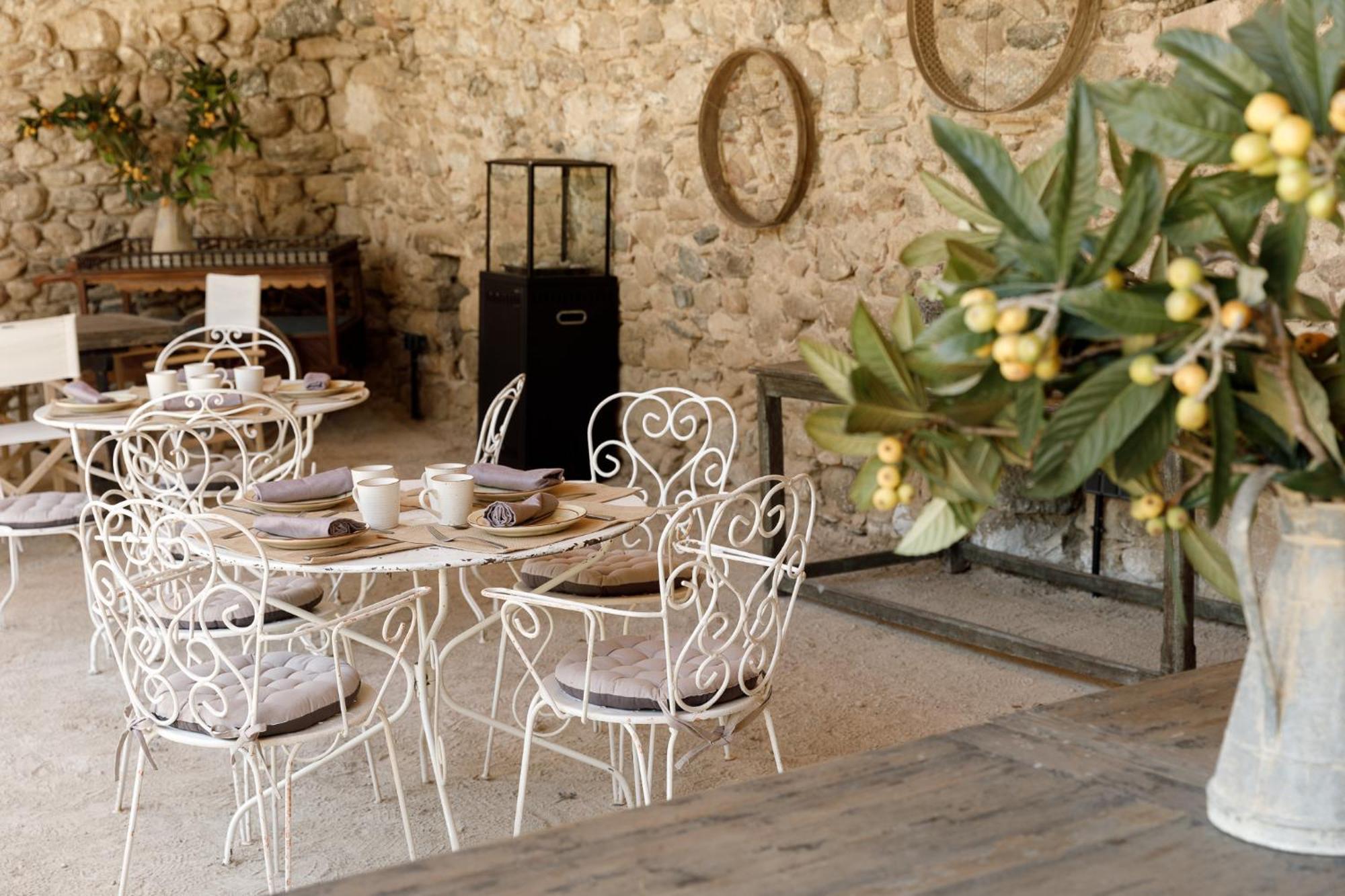 Hotel Castell De Vallgornera Peralada Bagian luar foto