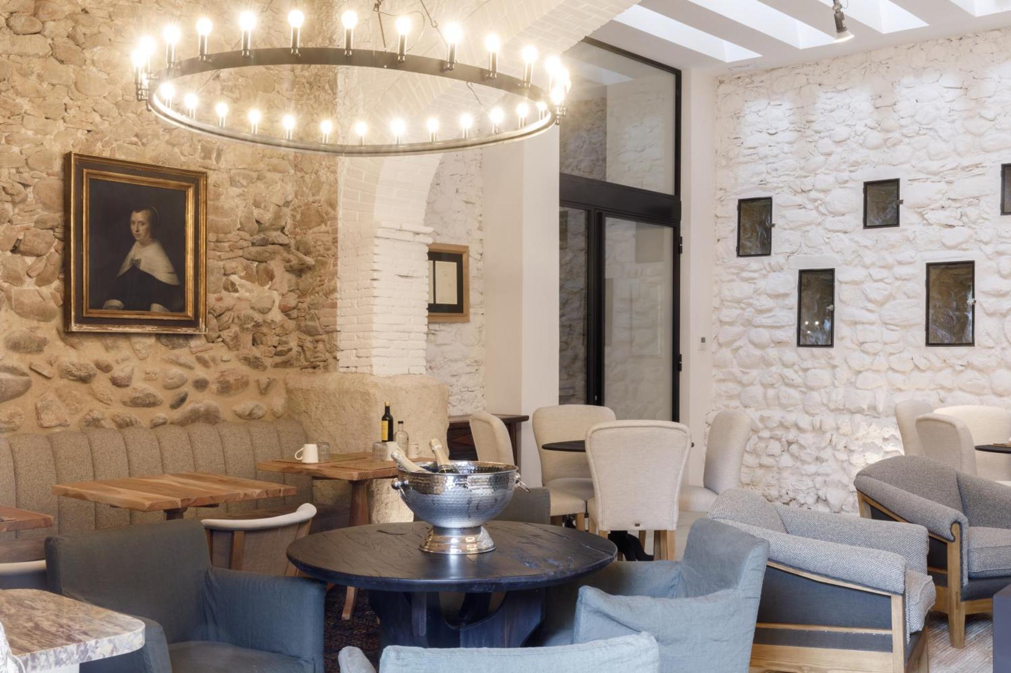 Hotel Castell De Vallgornera Peralada Bagian luar foto